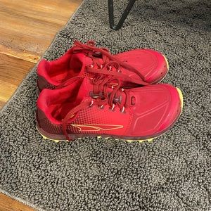 ALTRA Women's Superior 4.5- Medium; Women’s size 9.0